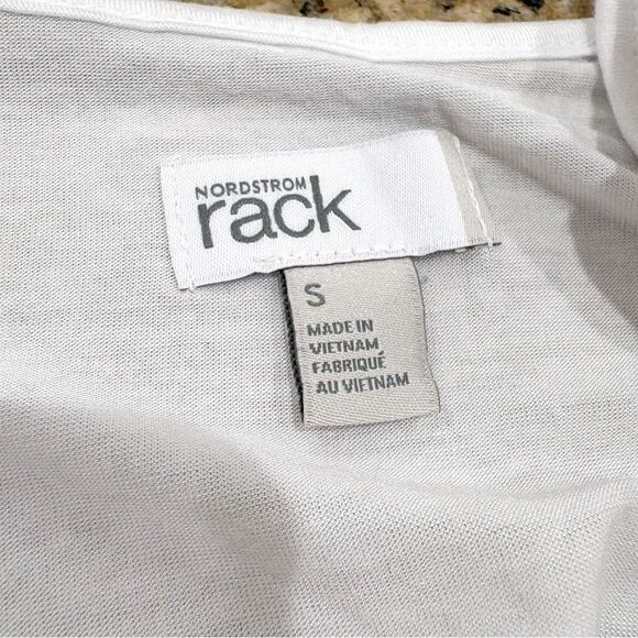 NWT Nordstrom Rack Women Puff Sleeve Tee S White V-Neck Rayon Chic Casual - Picture 3 of 7
